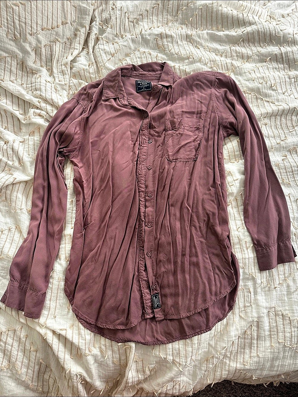 Abercrombie & Fitch Button Down Shirt in Pink Size Small